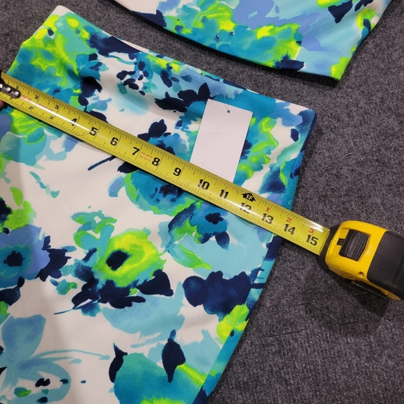 NWT two piece set! Saks Fifth Avenue - Picture 4 of 11